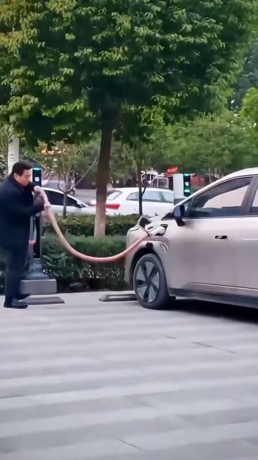 Keď si myslíte, že elektrina funguje takto...